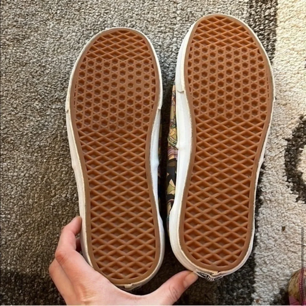 ⭐️HOST PICK⭐️Rare limited edition The Beatles Vans size 11.5